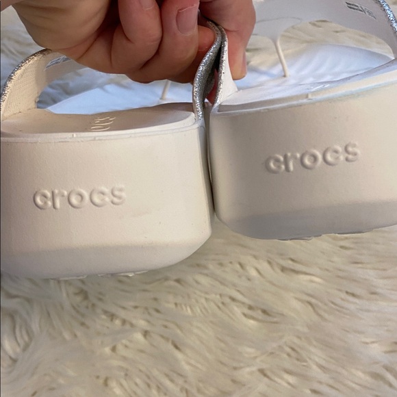 CROCS Women's Glittery Silver Sandals size 9 BNWOT see all photos - Picture 10 of 11